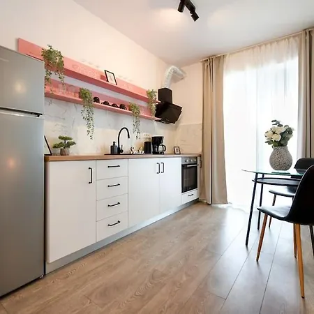 Pink Cloud Apartment *