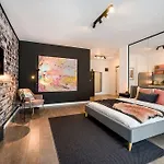 Апартаменти Pink Cloud