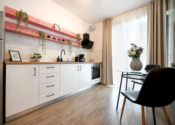 Pink Cloud Бухарест